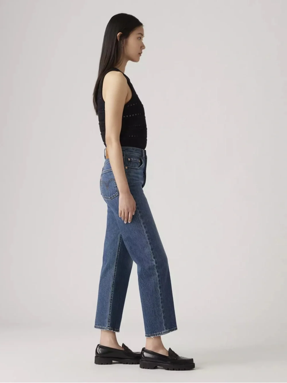 Levi’s Ribcage Straight Ankle Jeans in On My Honor - Dark Wash size 29